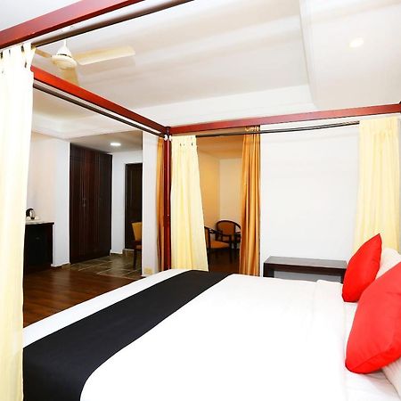 Capital O 37763 Bright Heritage Kochi Esterno foto
