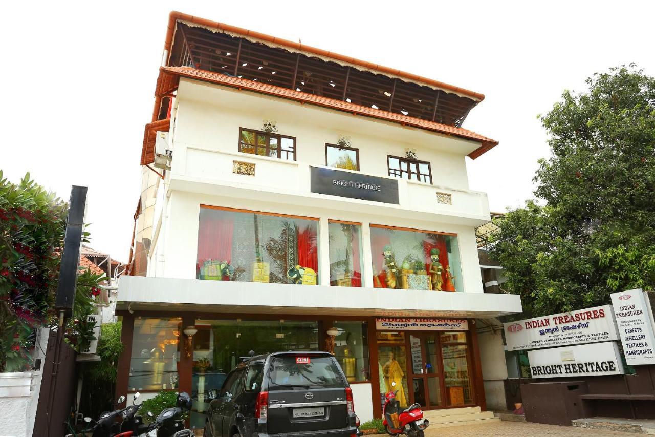 Capital O 37763 Bright Heritage Kochi Esterno foto